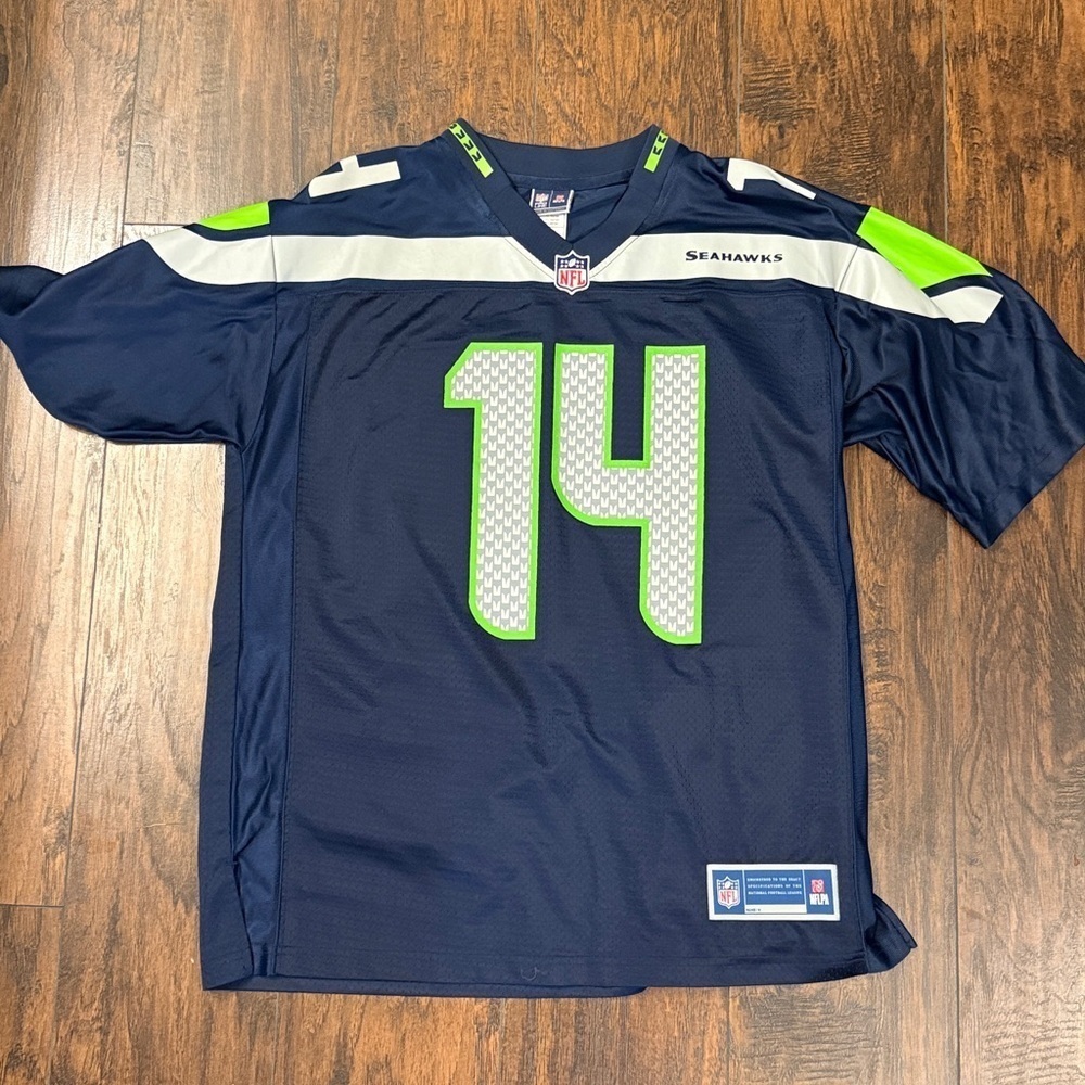 DK Metcalf Seattle Seahawks NFL Proline like new size Large (K20)